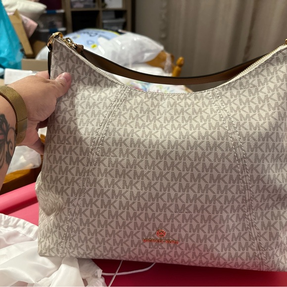 EUC Michael Kors Cream Monogram Shoulder Bag with Gold Accents